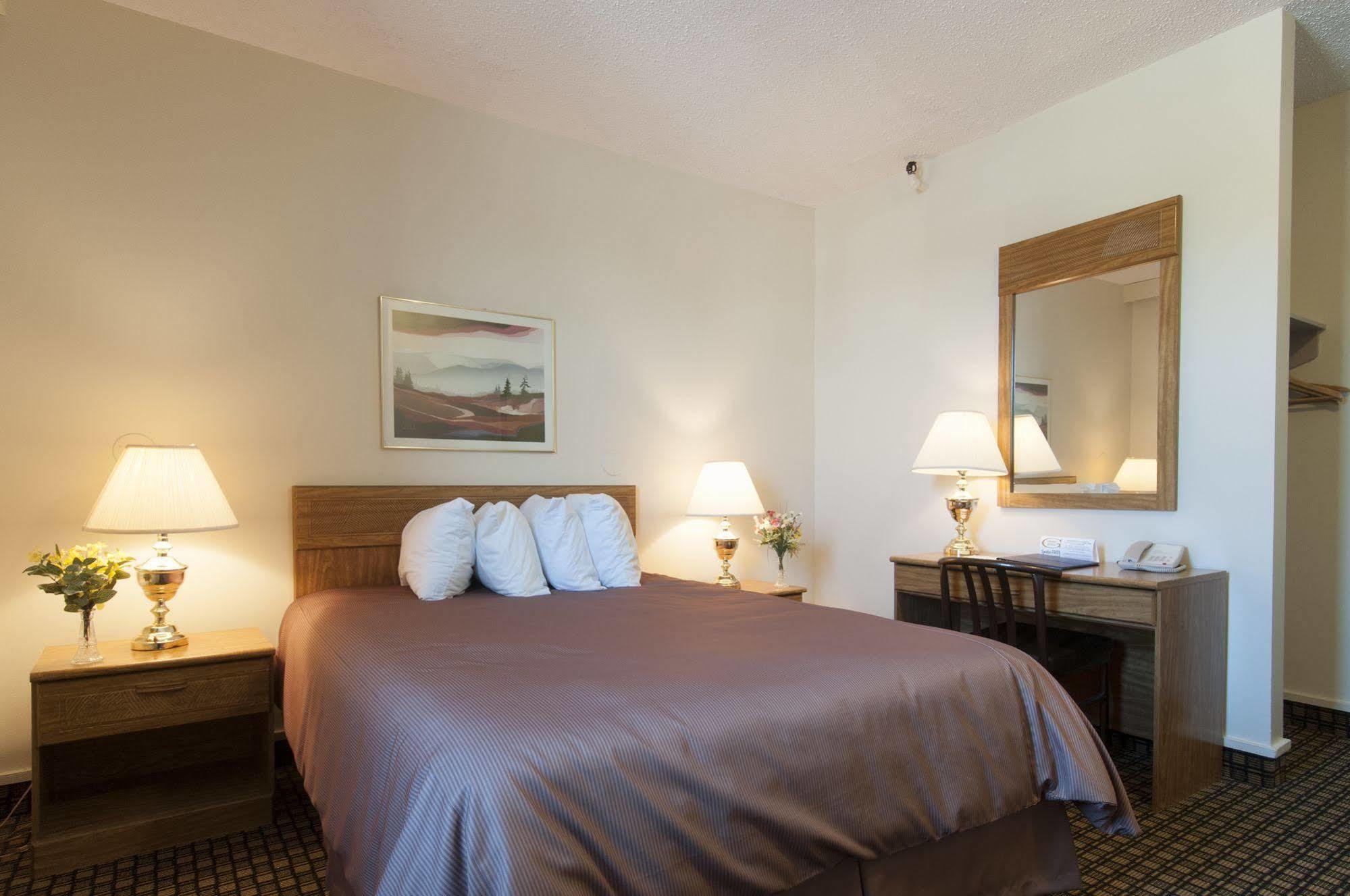 Motel Assiniboine Gordon On The Park 2*