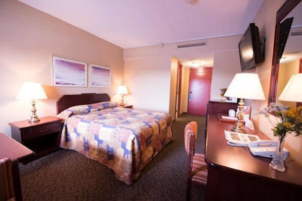 Motel Assiniboine Gordon On The Park Winnipeg